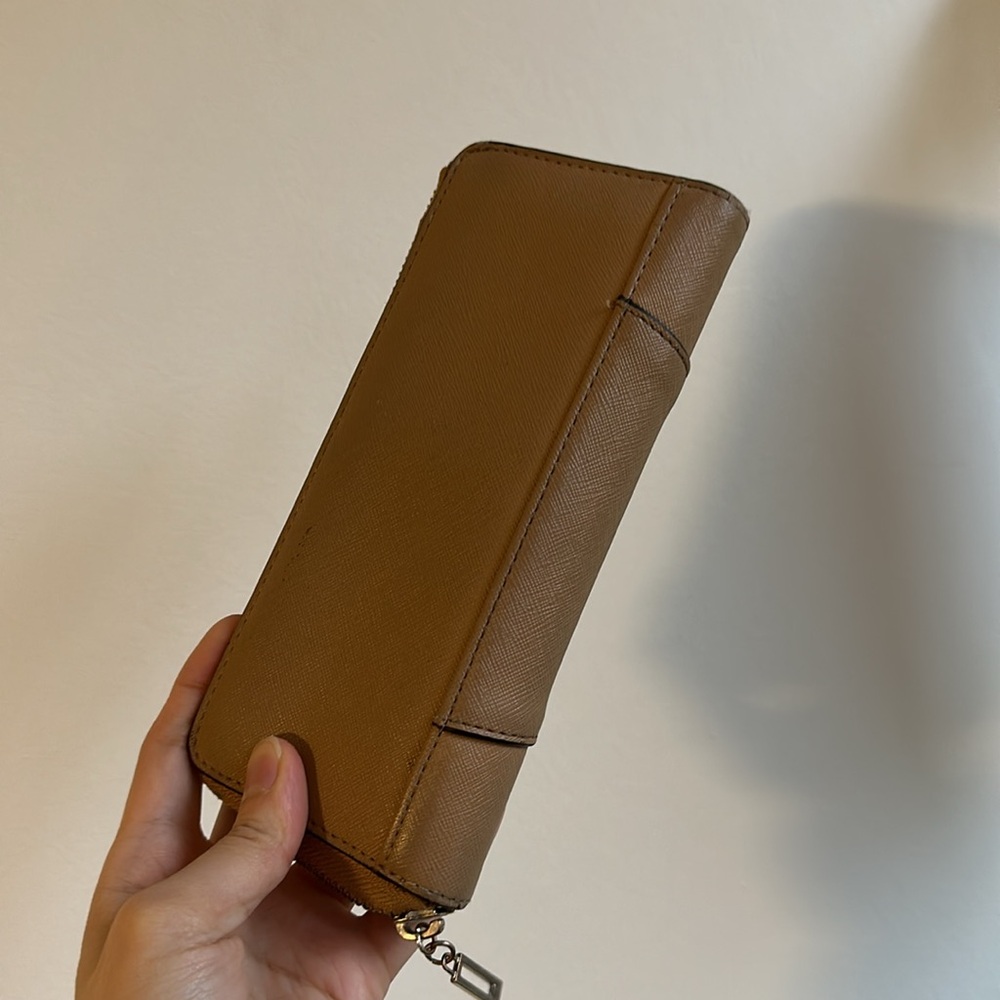 GUESS Wallet - Picture 3 of 3